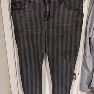 Black and gray bombshell skinny jeans